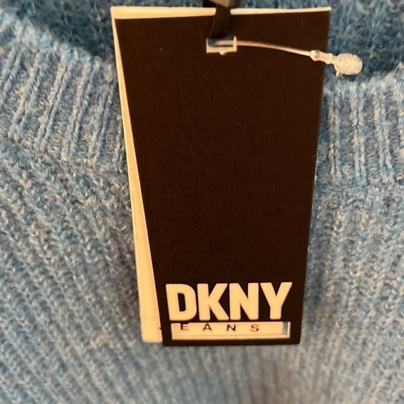 NWT DKNY Jeans Women’s Blue Sweater With Button Detail Around Shoulder Size XL - Picture 3 of 9